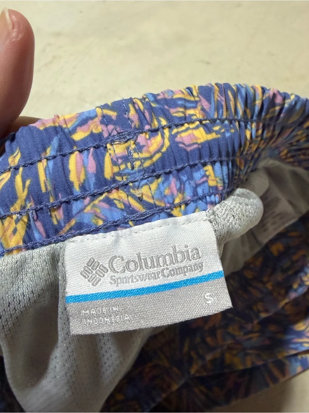 Columbia PFG rambler printed water shorts small